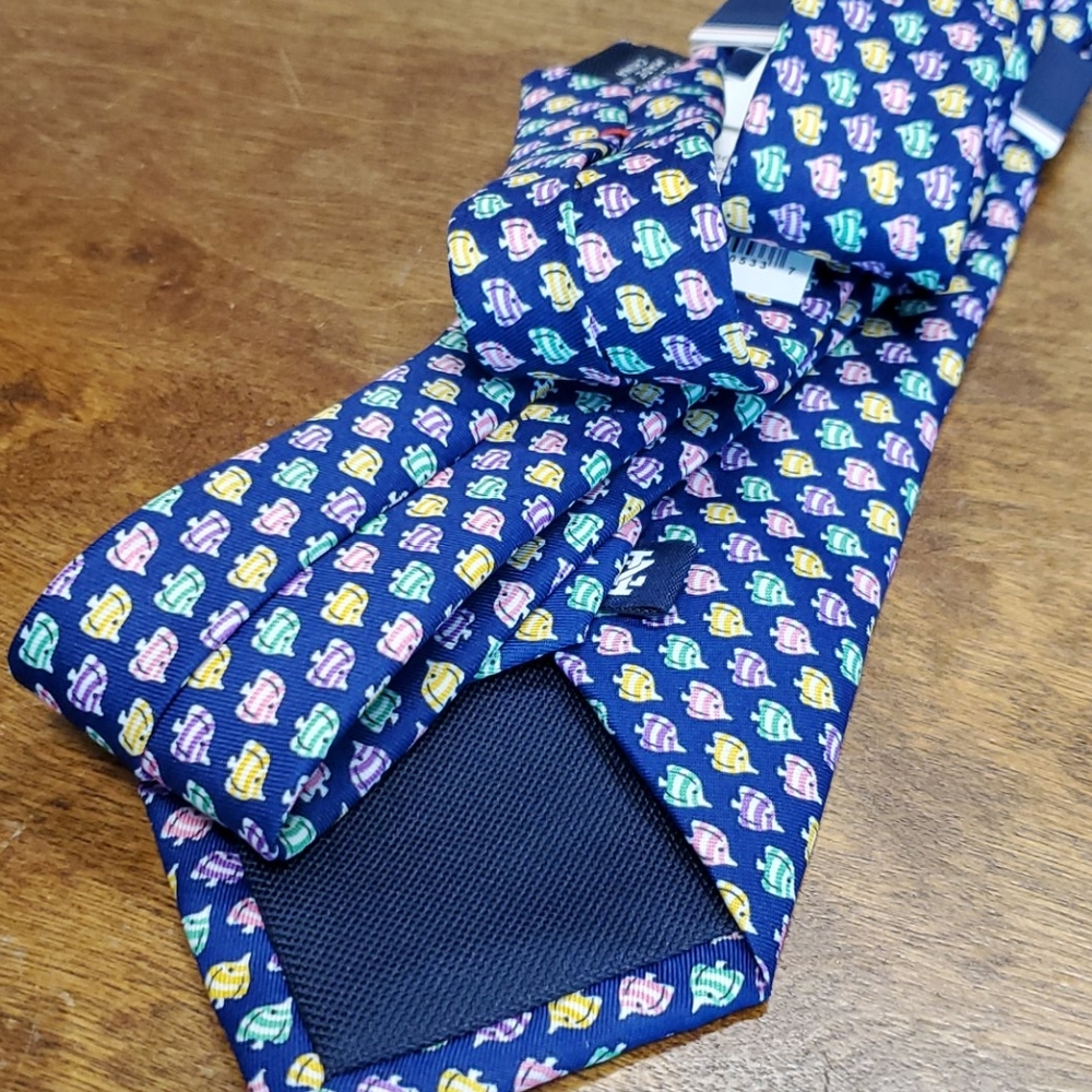 Izod Festive Fish Tie {Izod} - Picture 8 of 8